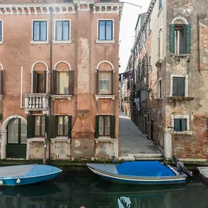  Apartment Little Canal
